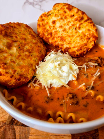 Lasagna Soup with Garlic Bread