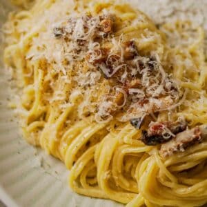 Delicious Spaghetti-alla-carbonara Italian pasta