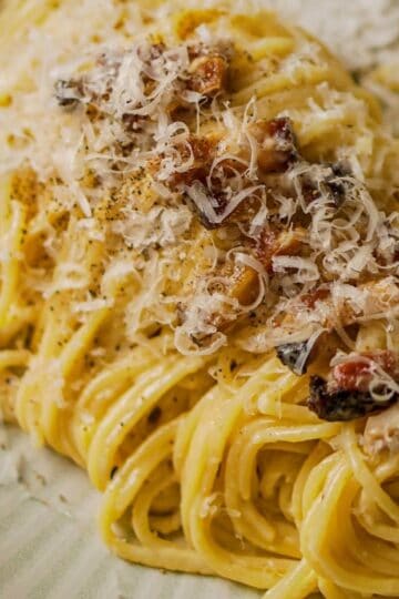 Delicious Spaghetti-alla-carbonara Italian pasta